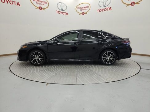 Used 2024 Toyota Camry SE image 5
