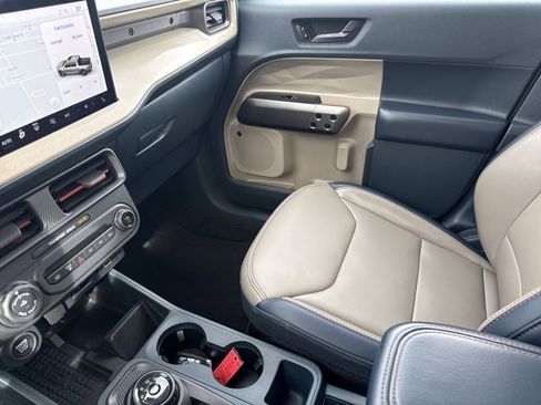 Used 2025 Ford Maverick Lariat image 22