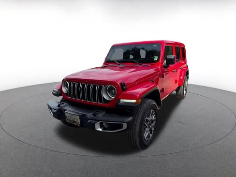 Used 2025 Jeep Wrangler Unlimited Sahara AWD/4WD image 6