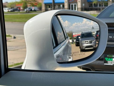 Used 2019 Chrysler Pacifica Touring-L FWD image 44