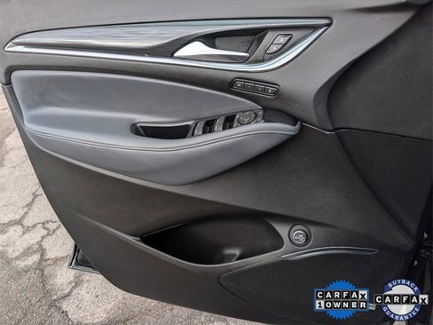 Used 2024 Buick Enclave Premium image 18