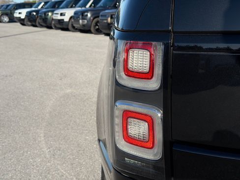 Used 2021 Land Rover Range Rover SV Autobiography Dynamic image 10