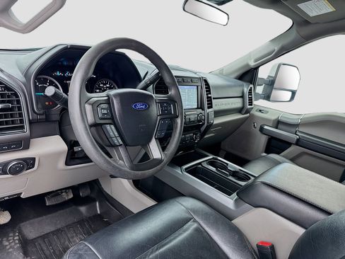 Used 2021 Ford F250 XLT w/ XLT Premium Package image 7