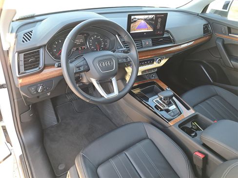 Used 2023 Audi Q5 2.0T Premium w/ Convenience Package image 5