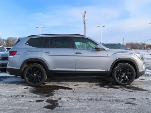 New 2026 Volkswagen Atlas SE AWD/4WD image 2