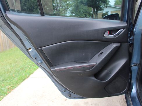 Used 2015 MAZDA MAZDA3 s Grand Touring image 32