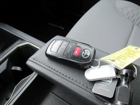 Used 2024 Toyota Tundra SR5 image 31