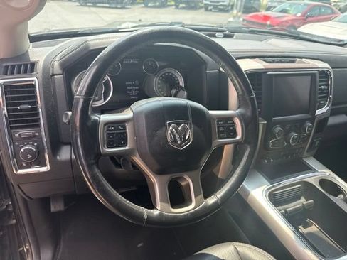 Used 2017 RAM 1500 Laramie AWD/4WD image 8