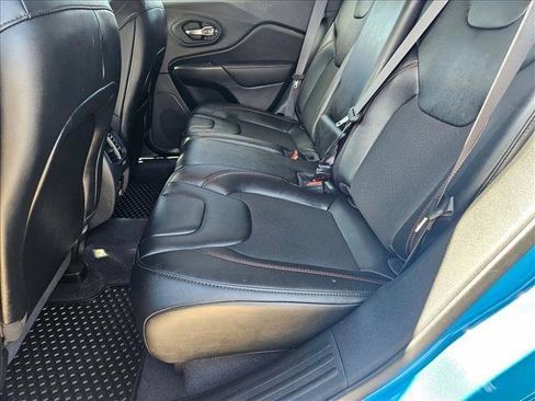 Used 2022 Jeep Cherokee Trailhawk image 17