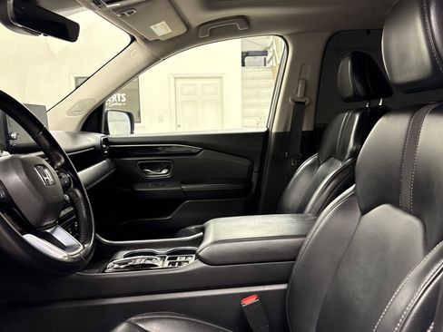Used 2023 Honda Pilot Touring image 4