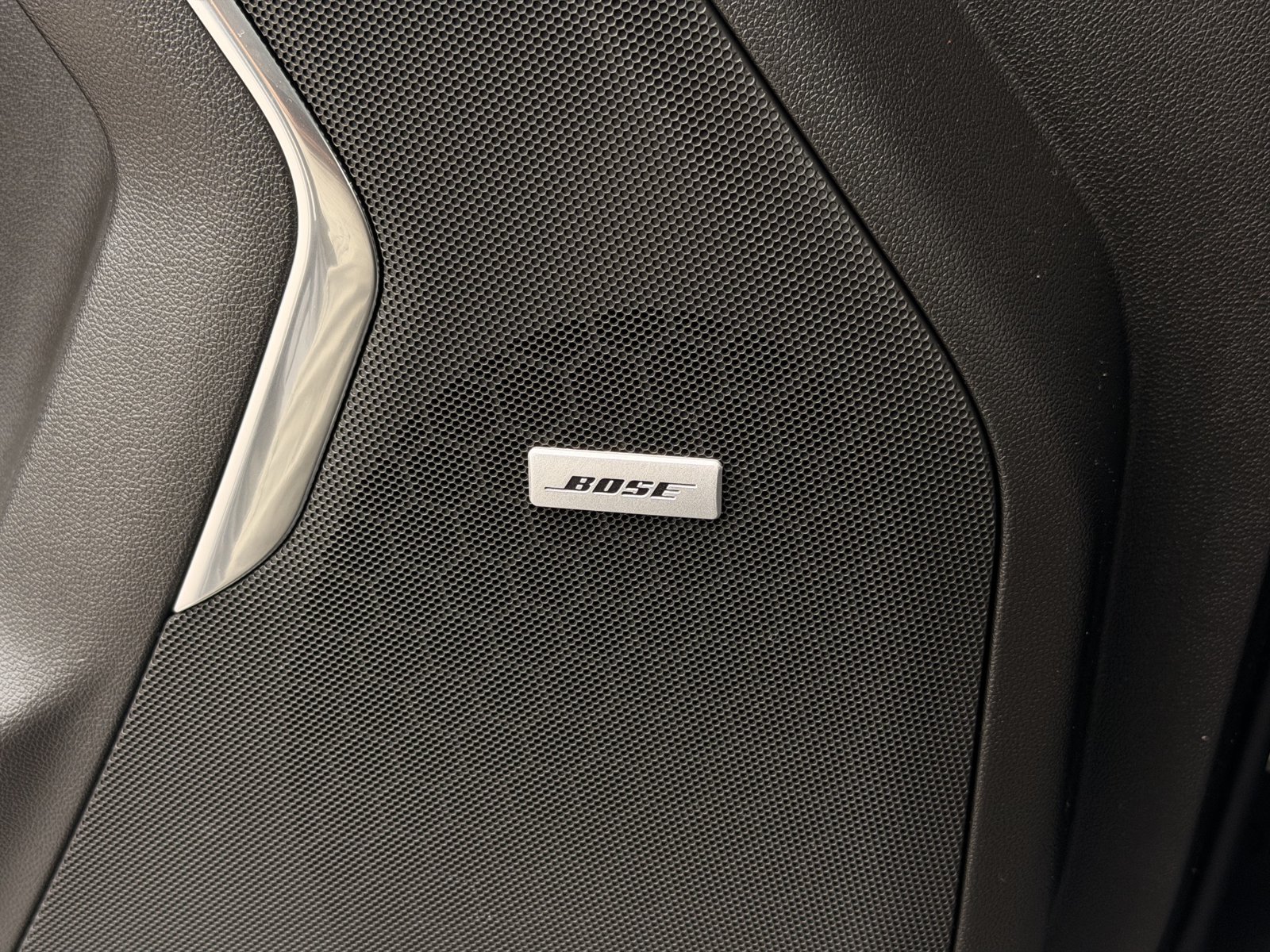 Used 2023 GMC Yukon AT4 w/ LPO, Floor Liner Package AWD/4WD image 38