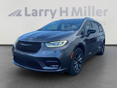 Used 2021 Chrysler Pacifica Touring w/ S Appearance Package