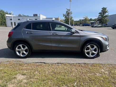 Used 2020 Mercedes-Benz GLA 250 4MATIC image 4