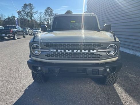 New 2025 Ford Bronco Badlands image 8