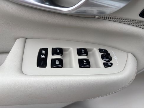 Certified 2023 Volvo XC90 B5 Plus w/ Protection Package Premier image 16