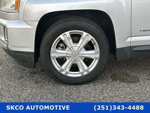 Used 2017 GMC Terrain SLT image 9