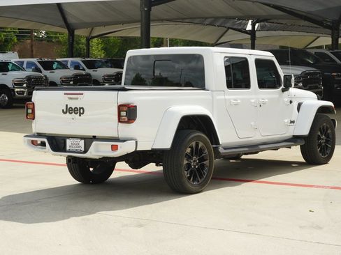 Used 2023 Jeep Gladiator Overland AWD/4WD image 5