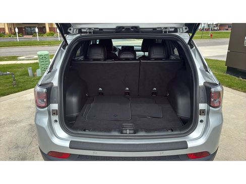 Used 2025 Jeep Compass Limited AWD/4WD image 9