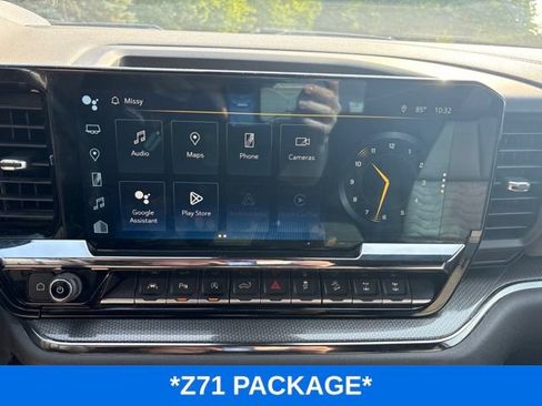 Used 2022 Chevrolet Silverado 1500 ZR2 w/ Technology Package AWD/4WD image 9