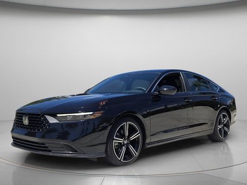 Used 2023 Honda Accord Sport image 9