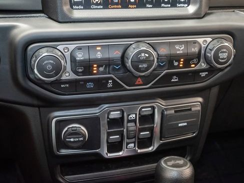 Used 2023 Jeep Wrangler Unlimited w/ Cold Weather Group AWD/4WD image 19