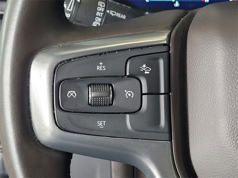 Used 2024 Chevrolet Suburban LT image 25