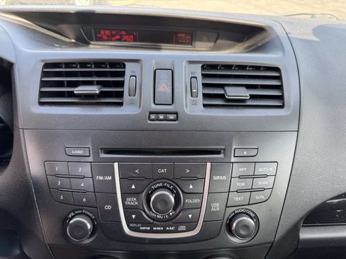 Used 2015 MAZDA MAZDA5 Touring image 20