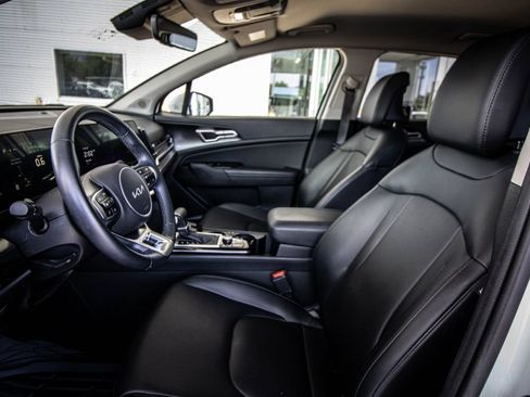 Used 2024 Kia Sportage EX FWD image 22