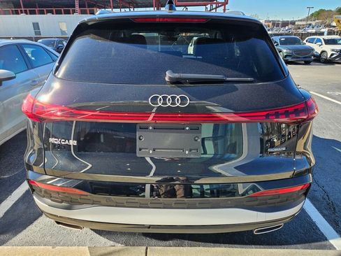 Used 2025 Audi Q5 Premium w/ Convenience Package image 7