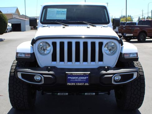 Used 2021 Jeep Wrangler Unlimited Sahara w/ Uconnect 4C Nav & Sound Group AWD/4WD image 9