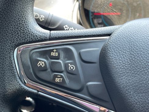 Used 2017 Chevrolet Cruze LT w/ Convenience Package FWD image 11