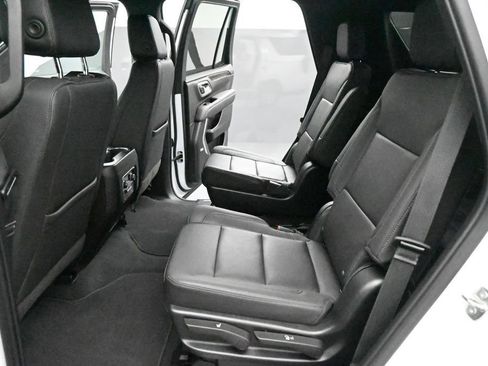 Used 2022 Chevrolet Tahoe LT w/ Luxury Package AWD/4WD image 21