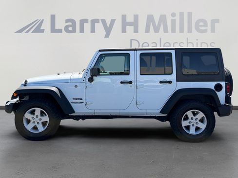 Used 2018 Jeep Wrangler Unlimited Sport S AWD/4WD image 2