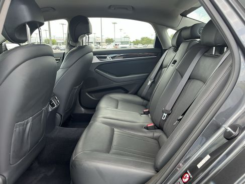 Used 2018 Genesis G80 3.8 AWD/4WD image 32