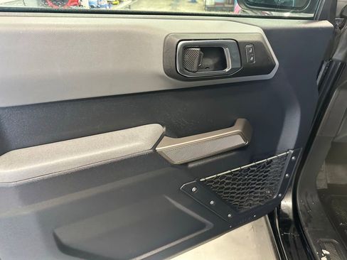 Used 2022 Ford Bronco Everglades image 11