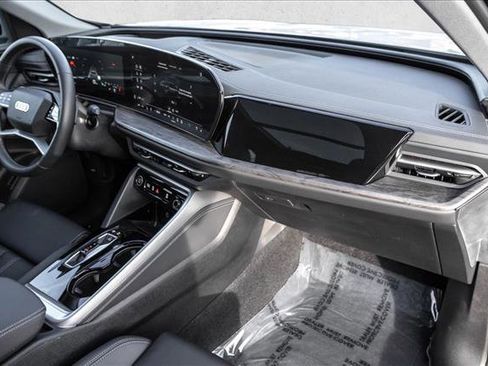 Certified 2025 Audi Q5 Premium Plus w/ Premium Plus image 25