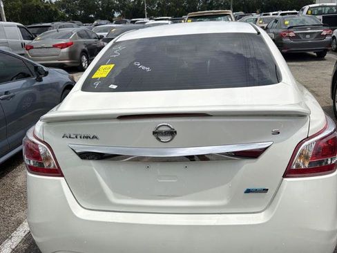 Used 2013 Nissan Altima 2.5 S FWD image 4