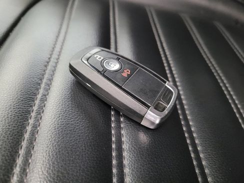 Used 2024 Ford Edge SEL image 32