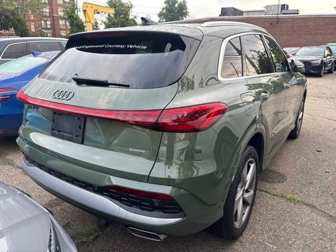 Used 2025 Audi Q5 Premium Plus w/ Premium Plus AWD/4WD image 8