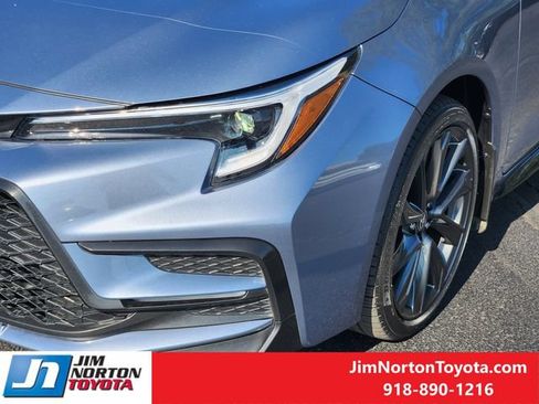 Used 2025 Toyota Corolla SE w/ SE Premium Package FWD image 11