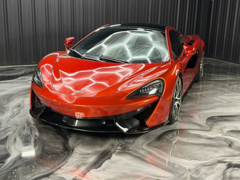 Used 2018 McLaren 570S RWD image 3