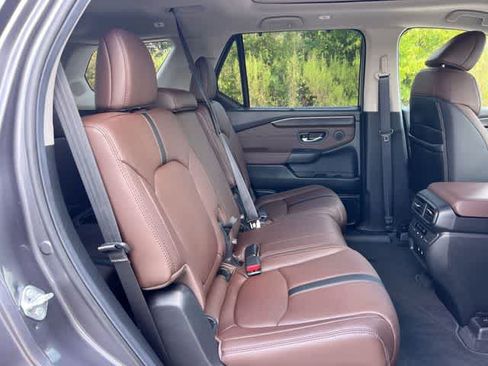 Used 2026 Honda Pilot Touring image 14