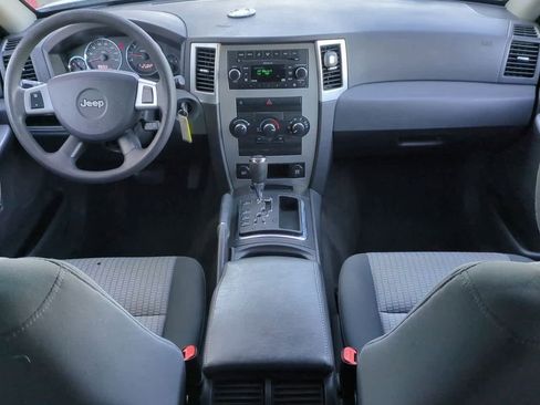 Used 2010 Jeep Grand Cherokee Laredo image 13