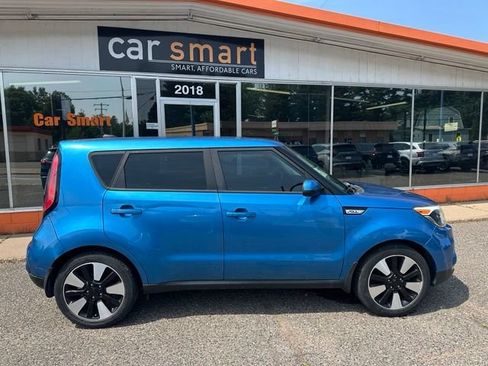 Used 2017 Kia Soul + w/ Designer's Package FWD image 8