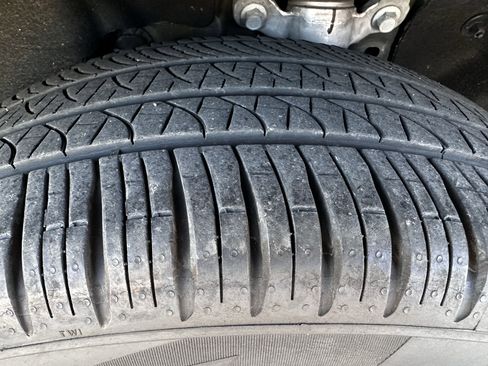 Certified 2025 Ford Explorer Platinum w/ LUX Leather Package image 21