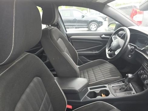 Used 2024 Volkswagen Jetta Sport image 8