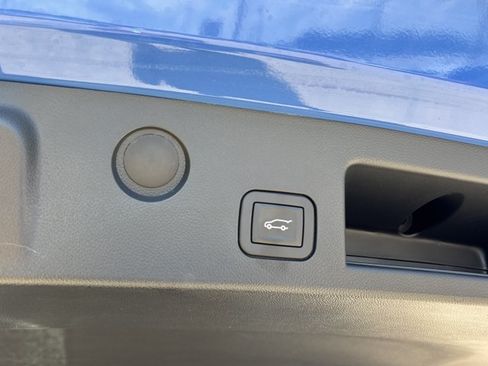Used 2025 Chevrolet Equinox ACTIV FWD image 8