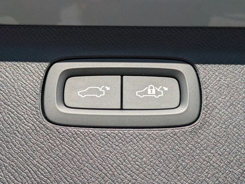 New 2026 Volvo XC90 T8 Ultra w/ Protection Package Premier AWD/4WD image 15