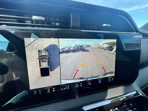 Used 2023 GMC Sierra 1500 AT4 w/ AT4 Premium Package image 43