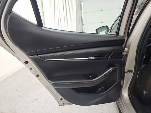 Used 2024 MAZDA MAZDA3 Hatchback w/Premium Plus Pkg image 28